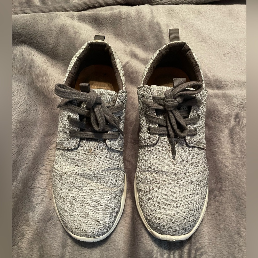Toms Sneakers - size 6